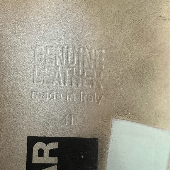 Golden Goose Stylish Sneakers with Gold Star size 41(unisex) - Picture 13 of 13